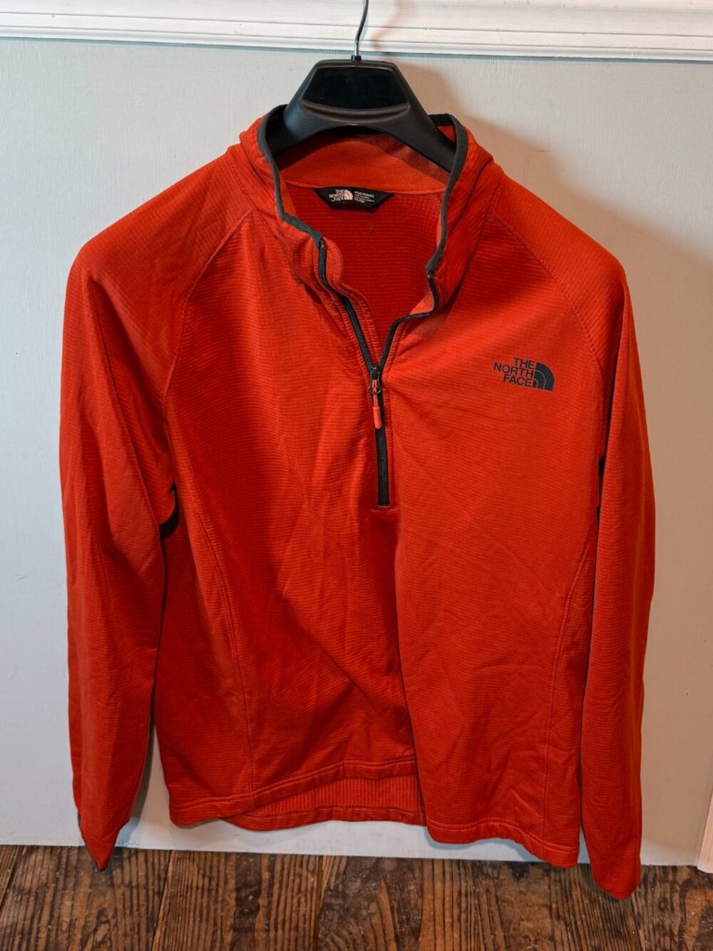 The North Face 1/2 Zip Fleece Men's Size XL Orange Borod Pullover EUC